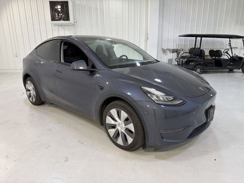 Used 2023 Tesla Model Y Long Range image 7