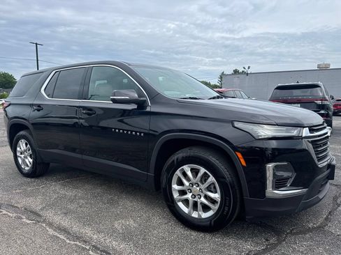 Used 2023 Chevrolet Traverse LS AWD/4WD image 4