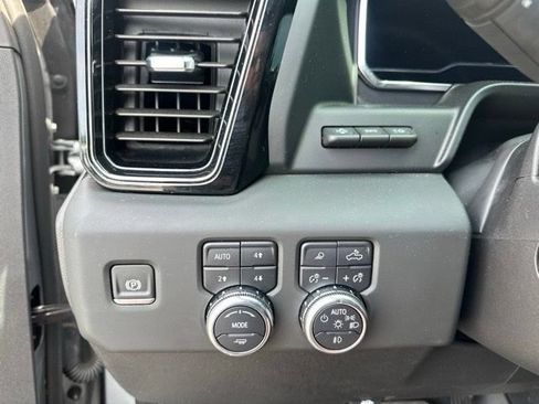 Used 2024 GMC Sierra 1500 AT4 w/ Technology Package AWD/4WD image 35