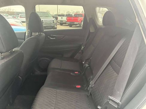 Used 2020 Nissan Rogue SV FWD image 10