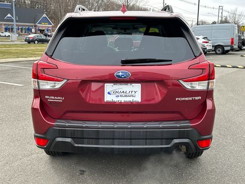 Used 2023 Subaru Forester Premium image 3