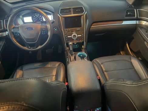 Used 2016 Ford Explorer Limited w/ Equipment Group 301A FWD image 12