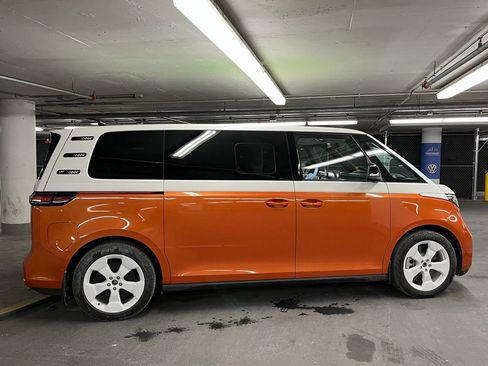 New 2025 Volkswagen ID. Buzz 1st Edition image 40