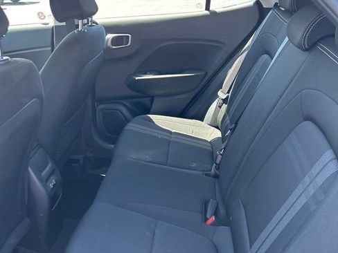 Used 2025 Hyundai Venue SEL image 16