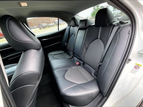 Used 2019 Toyota Camry SE FWD image 24