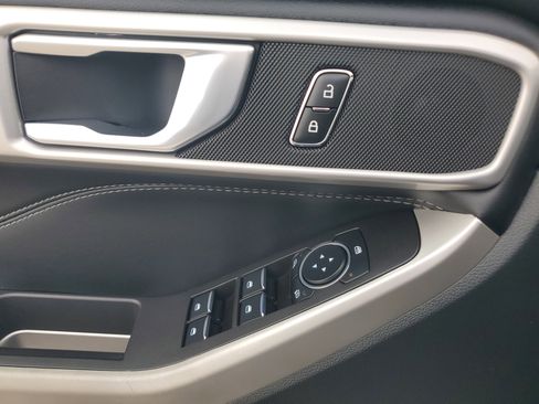 Used 2023 Ford Explorer XLT w/ Equipment Group 202A image 29