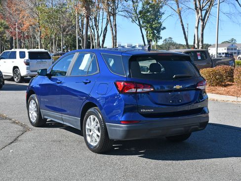 Used 2023 Chevrolet Equinox LS image 3