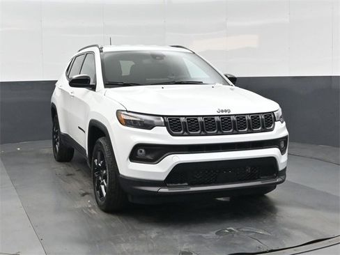 New 2026 Jeep Compass Latitude image 10
