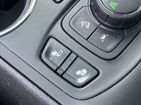 Used 2022 GMC Terrain SLT w/ Tech Package image 23