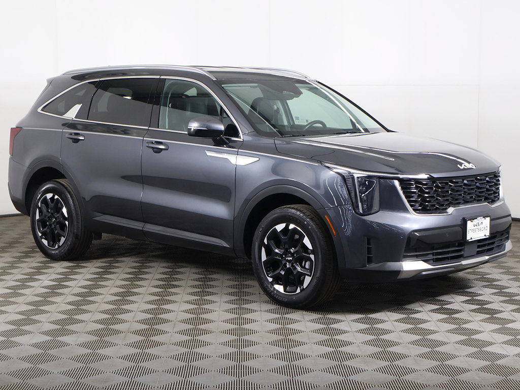 Used 2024 Kia Sorento S AWD/4WD image 2
