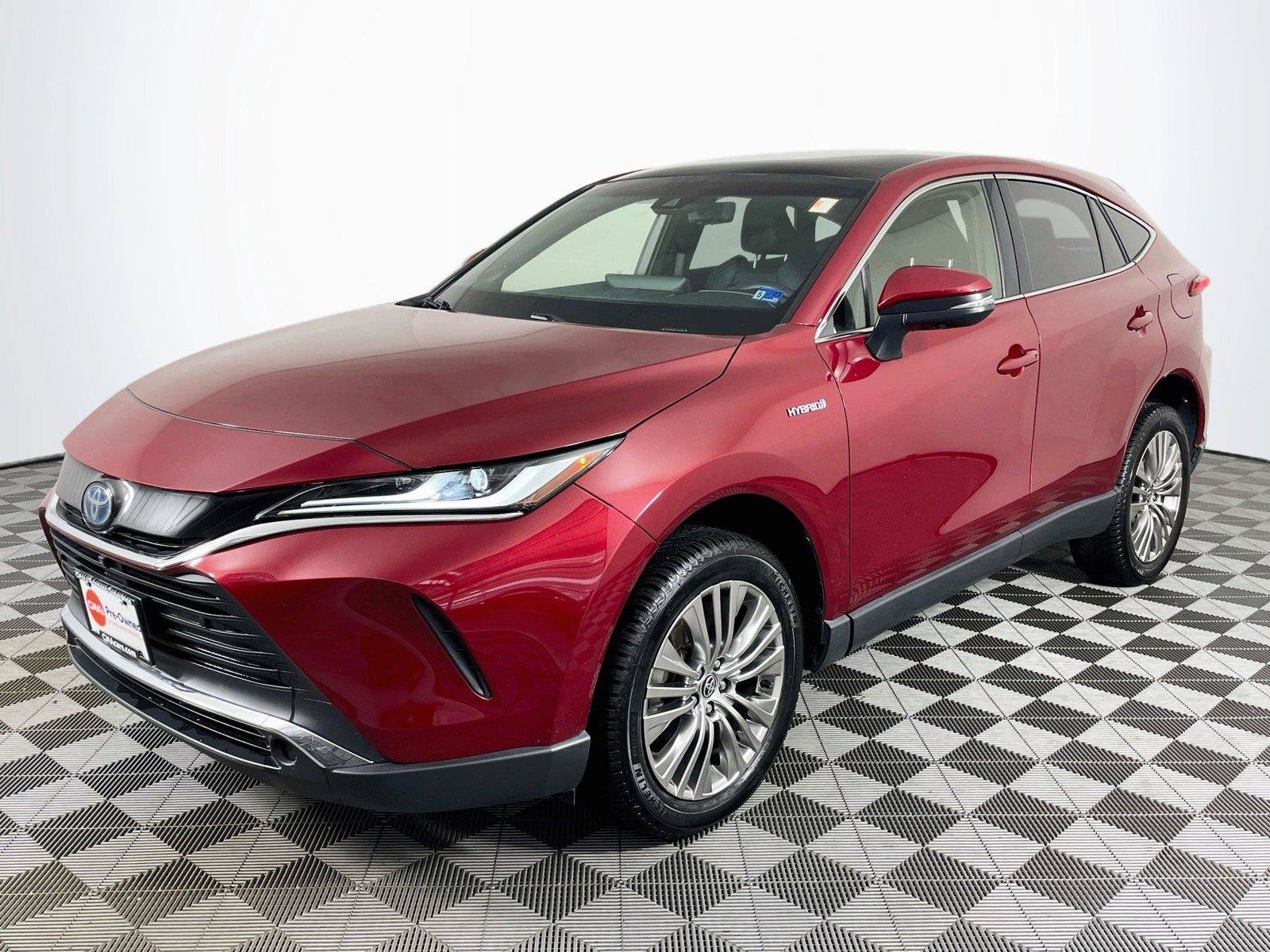Used 2021 Toyota Venza Limited w/ Carpet Mat Package (TMS) AWD/4WD image 3
