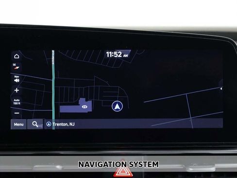 Certified 2025 Hyundai Elantra Limited image 3