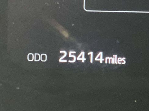 Used 2024 Toyota Tundra Platinum AWD/4WD image 18