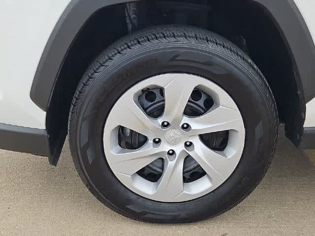 Used 2025 Toyota RAV4 LE AWD/4WD image 13