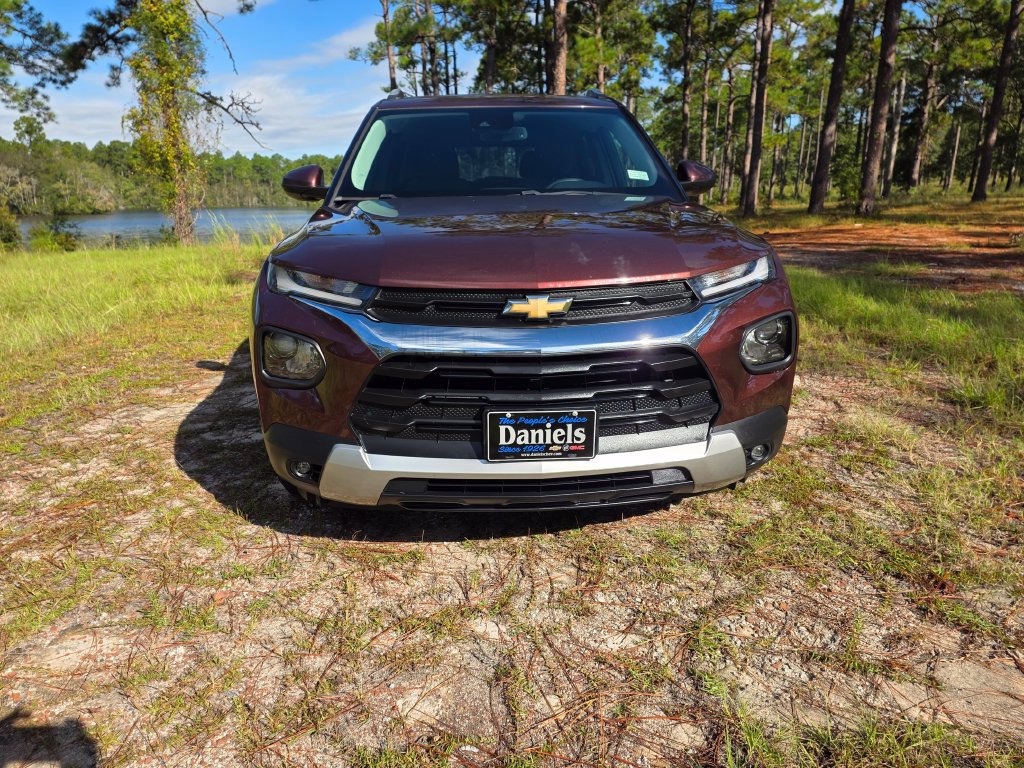 Used 2022 Chevrolet TrailBlazer LT w/ Convenience Package FWD image 8