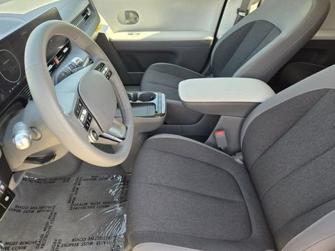 Certified 2025 Hyundai Ioniq 5 SE RWD image 12