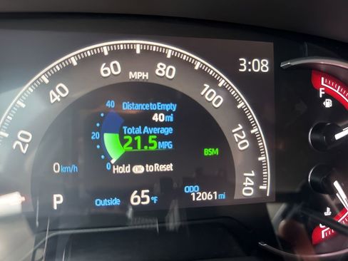 Used 2025 Toyota RAV4 XLE w/ Convenience Package FWD image 26