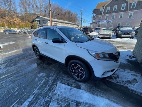 Used 2016 Honda CR-V SE image 2