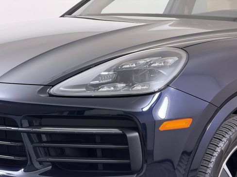 Used 2023 Porsche Cayenne AWD/4WD image 14