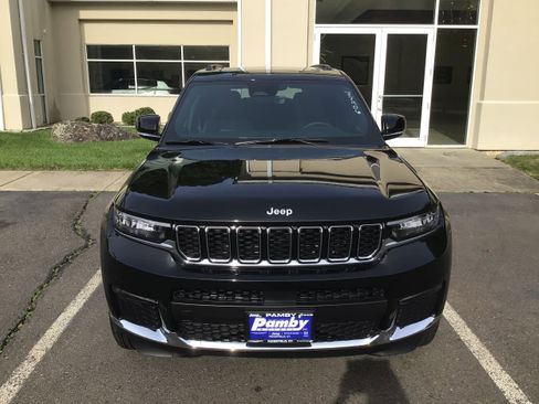New 2025 Jeep Grand Cherokee L Limited image 2