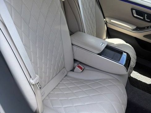 Used 2023 Mercedes-Benz S 580 4MATIC Sedan image 5