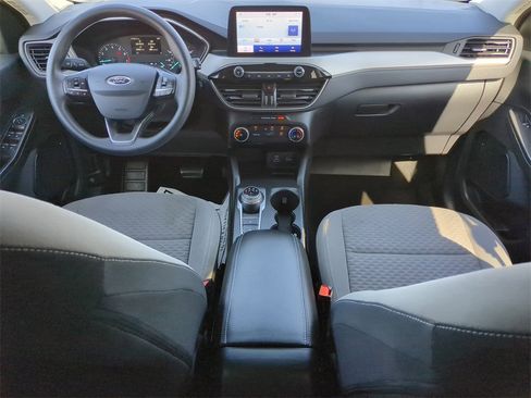 Used 2022 Ford Escape SE image 12