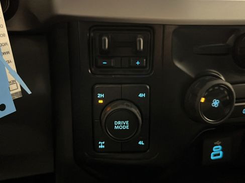 Used 2024 Ford F250 XLT AWD/4WD image 27