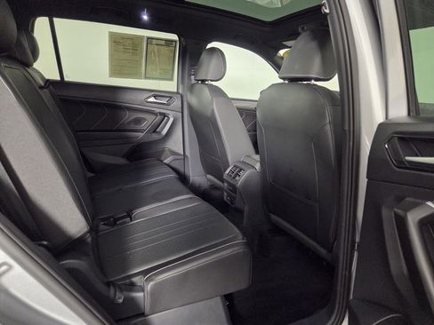 Used 2023 Volkswagen Tiguan SE R-Line FWD image 31