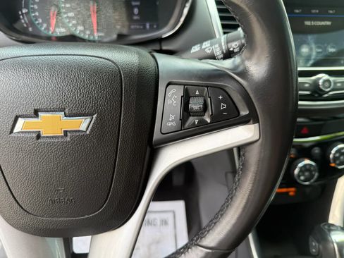 Used 2019 Chevrolet Trax Premier AWD/4WD image 17