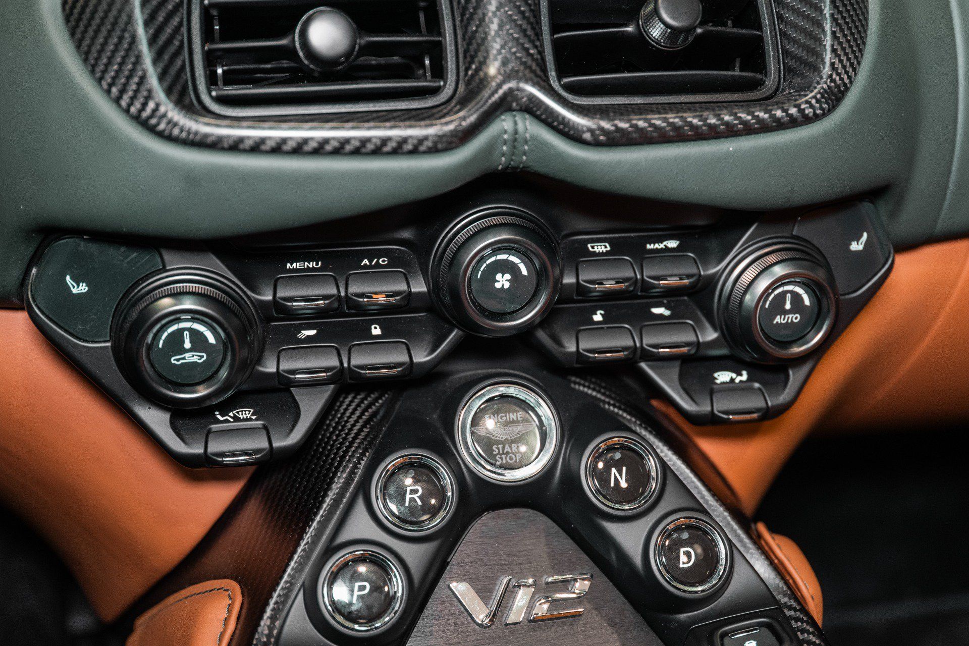 Used 2023 Aston Martin V12 Vantage Roadster RWD image 26