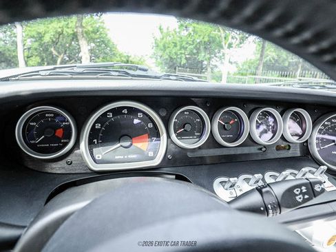 Used 2005 Ford GT RWD image 20