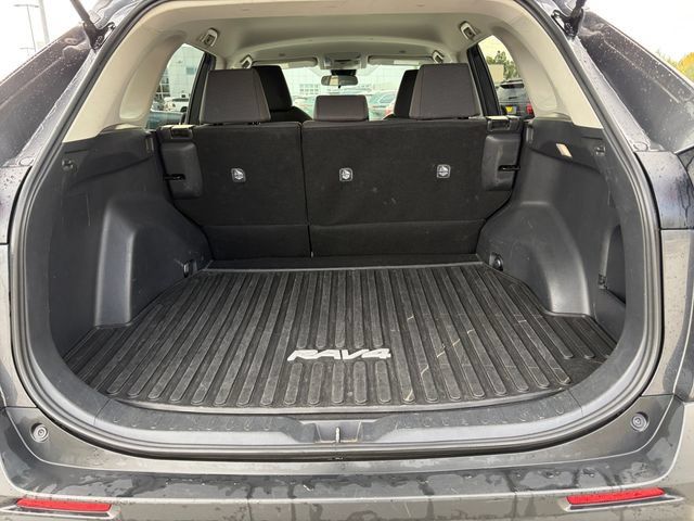 Used 2024 Toyota RAV4 LE AWD/4WD image 23