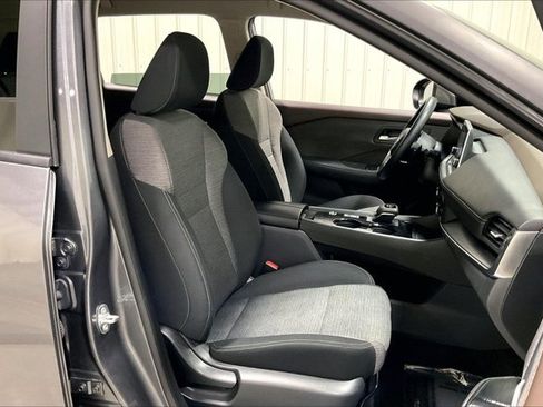 Used 2023 Nissan Rogue SV FWD image 7