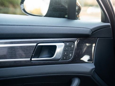 Used 2023 Porsche Panamera 4 Platinum Edition image 39