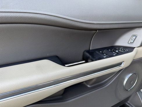 Used 2018 Ford Expedition Max XLT image 10