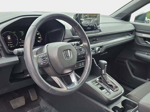 Used 2025 Honda CR-V Sport image 14