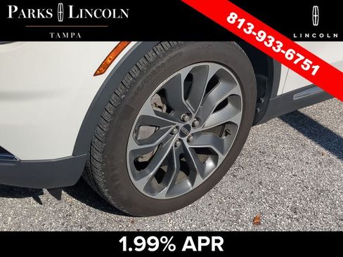 Used 2023 Lincoln Nautilus Reserve FWD image 12