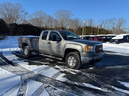 Used 2008 GMC Sierra 2500 SLE w/ SLE2 Preferred Package image 4