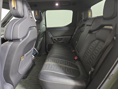 Used 2022 Rivian R1T Launch Edition image 21