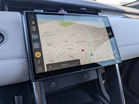 Used 2025 Land Rover Discovery Sport Dynamic SE image 13