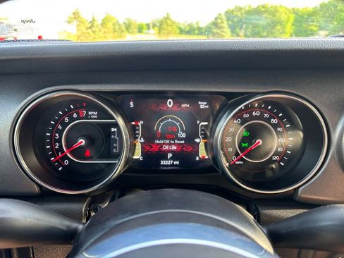 Used 2022 Jeep Gladiator Mojave w/ Cold Weather Group AWD/4WD image 28