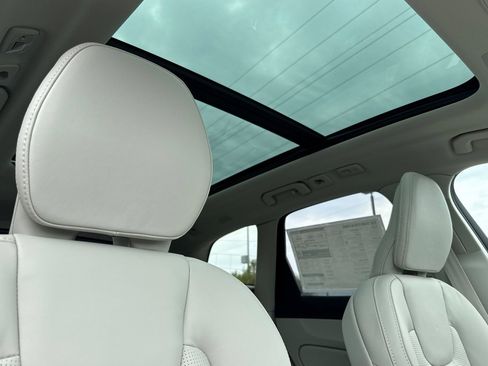 New 2026 Volvo XC60 T8 Ultra w/ Climate Package AWD/4WD image 19