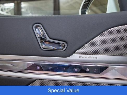 Used 2025 BMW 750e xDrive w/ Executive Package AWD/4WD image 15