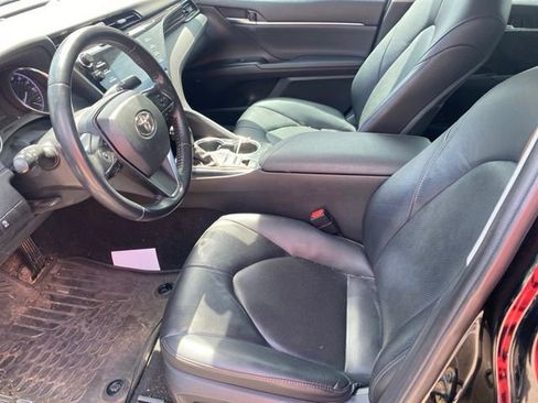 Used 2020 Toyota Camry XLE w/ Sunroof Package FWD image 13