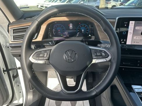 New 2026 Volkswagen Atlas SE image 14