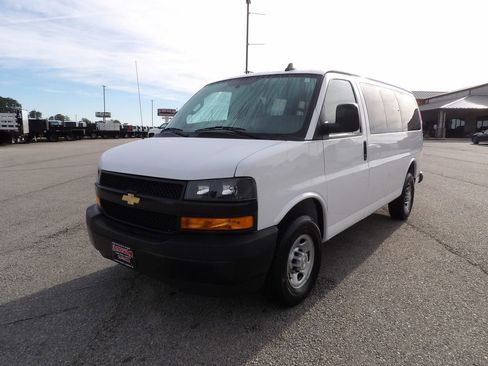 Used 2023 Chevrolet Express 3500 LS RWD image 58
