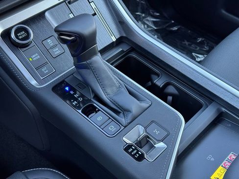 Used 2025 Lexus GX 550 image 39