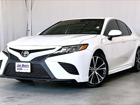 Used 2019 Toyota Camry SE image 12