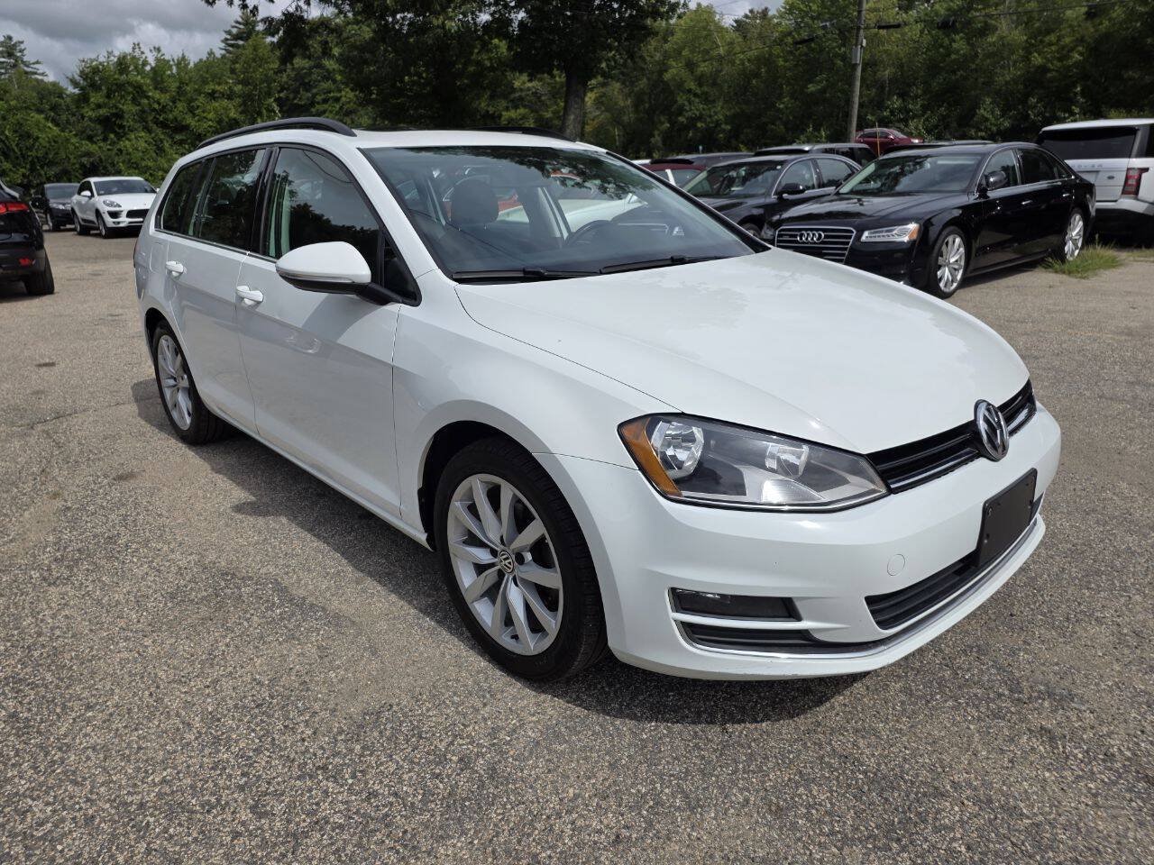 Used 2017 Volkswagen Golf SE FWD image 8