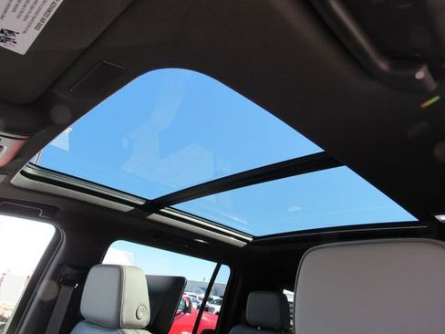 Used 2025 GMC Yukon XL Elevation w/ Elevation Premium Package image 25